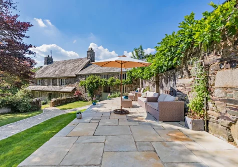 The patio & outdoor sitting area at Kelly Mill Cottage, Lifton