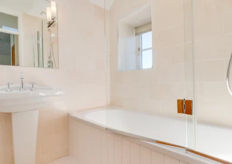 The bathroom at Kemyel Mill, Lamorna