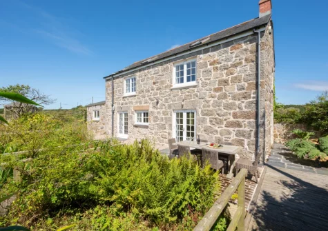 The patio, alfresco dining area & garden at Kemyel Mill, Lamorna