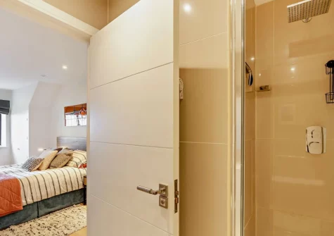 Bedroom #1 en-suite shower room at Kennack Heights, Kuggar