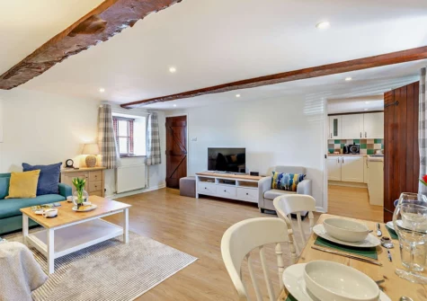 The dining area at Kenniford Cider Steps, Clyst St George