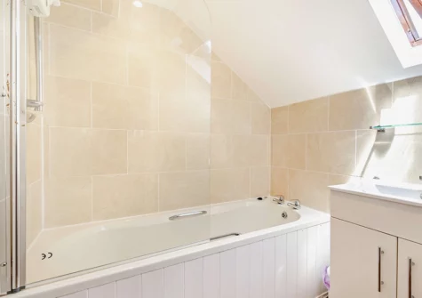 The bathroom at Kenniford Cider Steps, Clyst St George