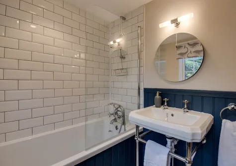 The bathroom at Killas Cottage, Fowey
