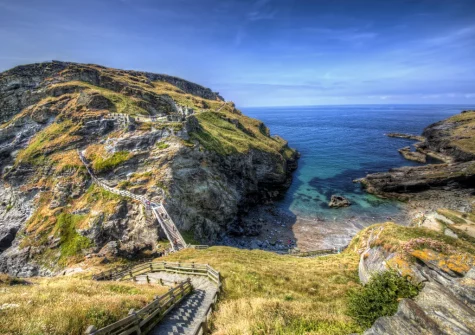 The close proximity to the Cornish coast is a significant attraction for visitors, perfect for delving into the legends of King Arthur in the enchanting town of Tintagel