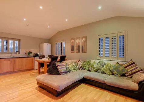 The living area at Kingfisher Lodge, South View Lodges, Shillingford St George