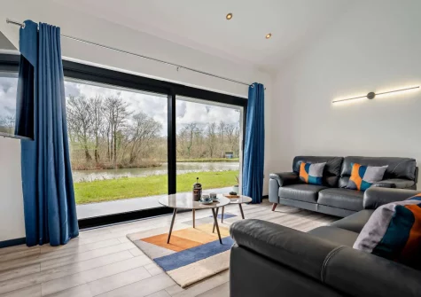 The living area at Kingfishers Retreat, Hopworthy