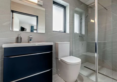 Bedroom #2 en-suite shower room at Kingfishers Retreat, Hopworthy