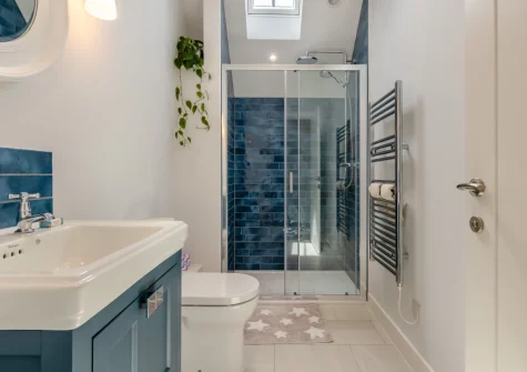 Bedroom #1 en-suite shower room at Kingsland Barn, Greencliff Farm, Abbotsham
