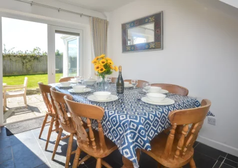The dining area at Kittiwake, Constantine Bay
