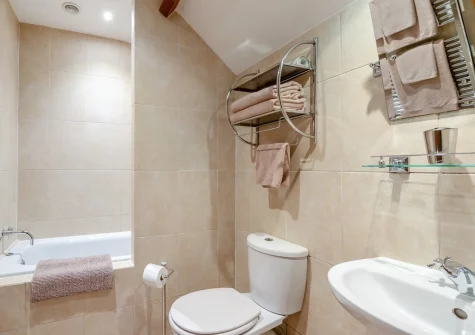 The first floor bathroom at Knaworthy, Frithelstock Stone