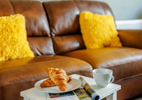 The living room at Knot House, Bude