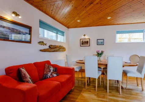 The dining area at Lakenham Lodge, Northam