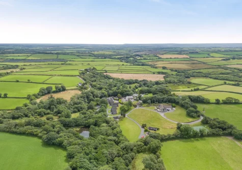 Guests are free to wander the 17 acres of grounds and lakes