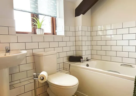 The bathroom at Lamerton Barn, Holsworthy