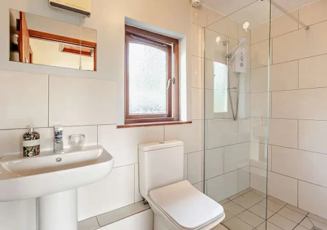 The wet room at Lamerton Barn, Holsworthy