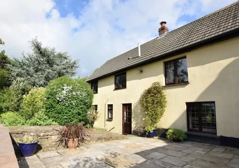 The patio & alfresco dining area at Lantern Cross Cottage, Beaford