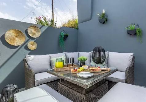 The patio & alfresco dining area at Lantern View, Ilfracombe