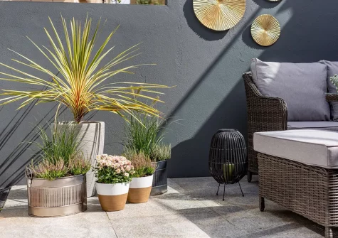 The patio, alfresco dining area & hot tub at Lantern View, Ilfracombe