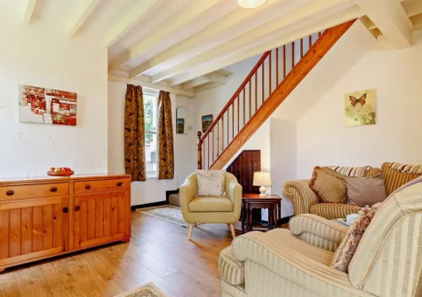 The living area at Lanyons Cottage, Coombe