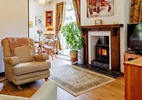 Lanyons Cottage, Coombe is a charming 2-bedroom retreat in a peaceful village setting. Enjoy an open-plan living space, cosy wood burner, and enclosed garden, perfectly positioned for exploring Cornwall's beautiful beaches and attractions.