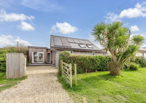 Leadengate Fields, a stylish getaway is located in the pretty seaside village of Croyde and has an enviable position within a mile of the beach
