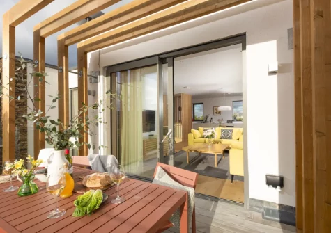 The balcony & alfresco dining area at Lefransa at Una, St Ives