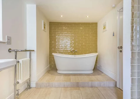 The bathroom at Lerryn Cottage, Lostwithiel