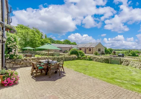 The patio, alfresco dining area & garden at Levant, Germoe