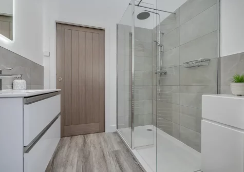 The shower room at Leven Lodge, Porthleven
