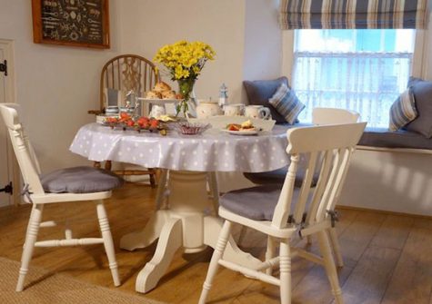 The dining area @ Libbys Cottage, Polperro