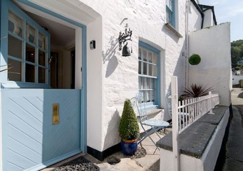The front patio @ Libbys Cottage, Polperro