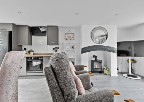 The living area & kitchen at Lilly's Cottage, Dawlish