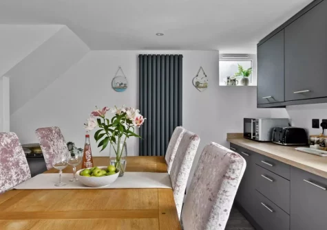 The kitchen & dining area at Lilly's Cottage, Dawlish