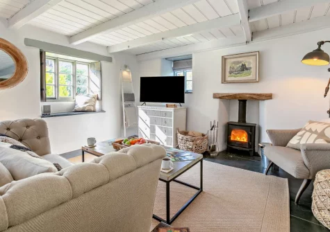 The living area at Lilyville at Higher Treyone, Hessenford