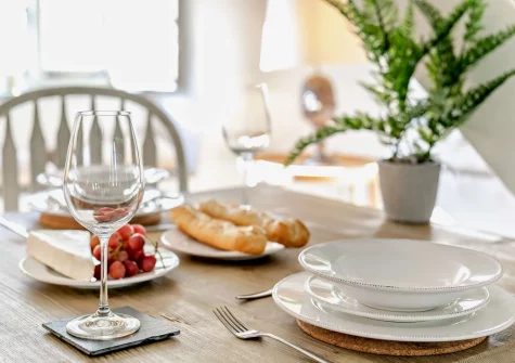 The dining area at Lilyville at Higher Treyone, Hessenford