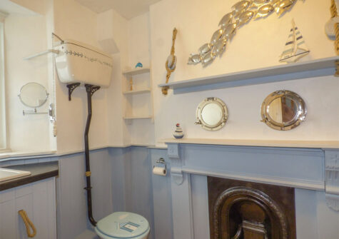 The bathroom at Limpet Cottage, Brixham