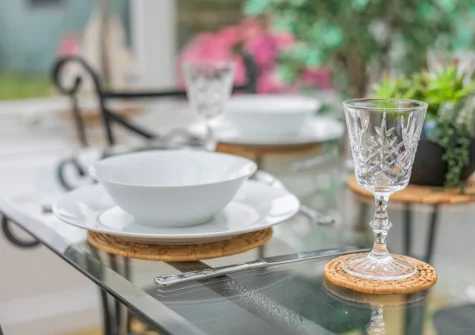 The conservatory dining area at Little Birds, St Merryn