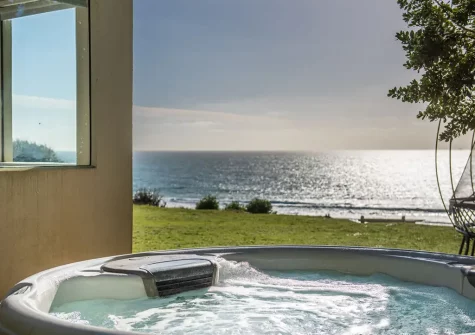 The hot tub at Little Cottage, Praa Sands