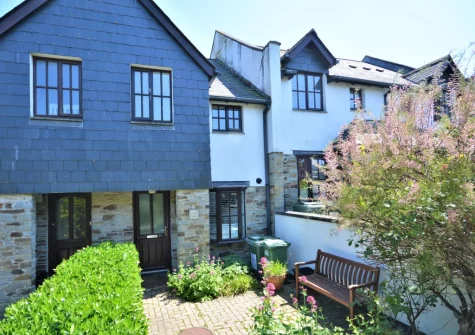 Little Dolphins is a perfect year-round oasis for a relaxing holiday in Padstow