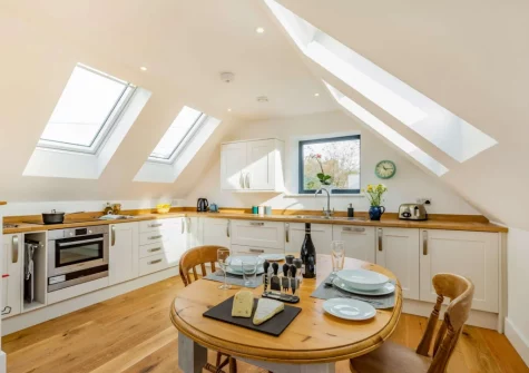 The kitchen & dining area at Little Eddy, Wembury