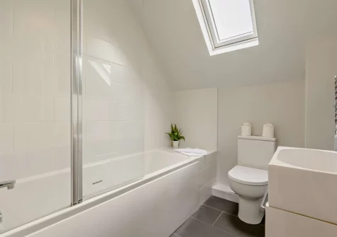 The bathroom at Little Egret, Padstow
