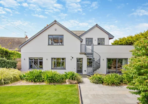 The rear patio & garden at Little Egret View, Newquay