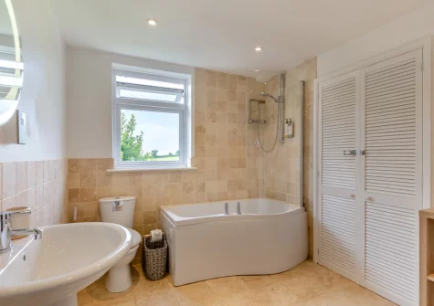 The bathroom at Little Lower Pengelly, Blisland