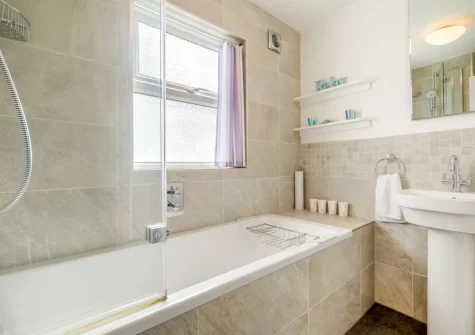 The first floor bathroom at Little New Street, Padstow