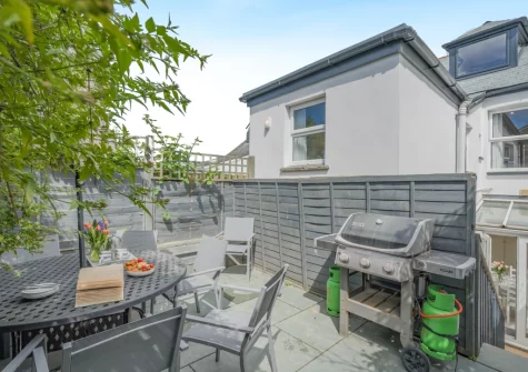 The patio, barbecue & alfresco dining area at Little New Street, Padstow
