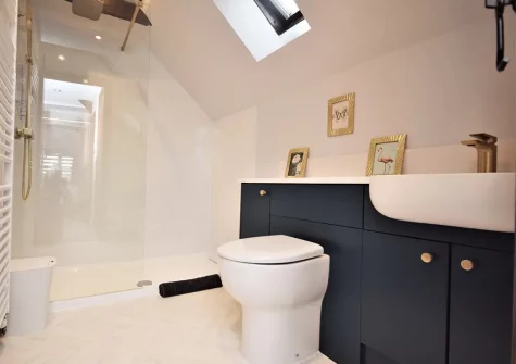 The bathroom at Little Norwood, Hiscott