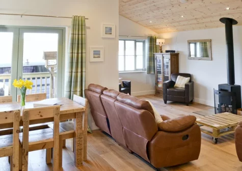 The living & dining area at Little Owl, Winnard's Perch
