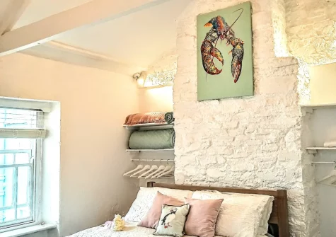 The bedroom at Little Puffins, Appledore