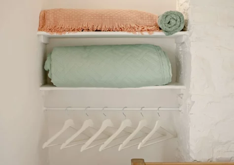 The bedroom at Little Puffins, Appledore