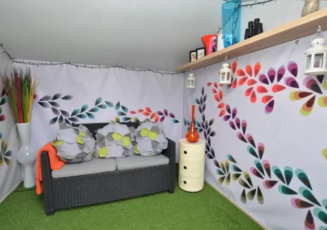 Little Lookout provides guests with private use of a cosy garden room